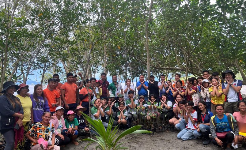 Petron plants 1,000 mangroves in Davao del Sur for Environment Month