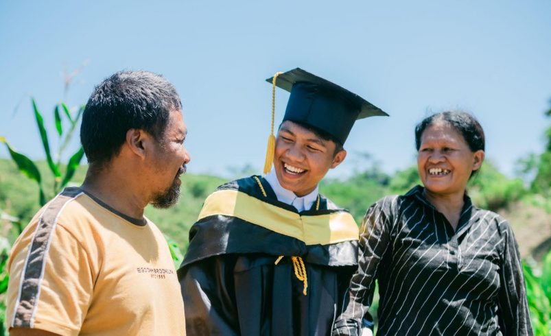 Aboitiz Renewables and Foundation Celebrate Graduation of 13 Scholars