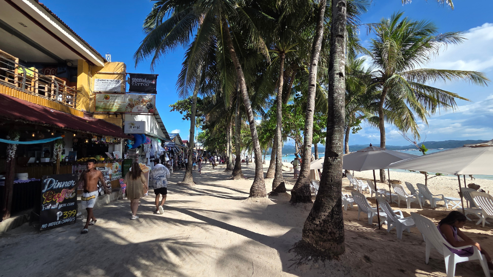 Boracay power outage spurs emergency bypass line work