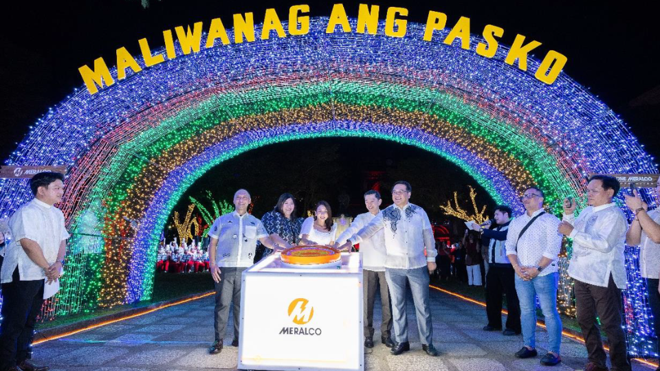 Meralco brings back eco-friendly Christmas display to Intramuros